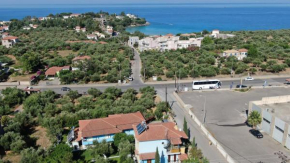 Отель Elena Apartments  Ступа